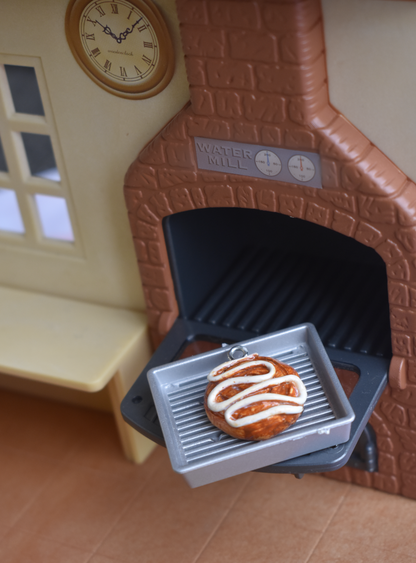Handmade Cute Cinnamon Scroll Polymer Clay Charm/Keychain
