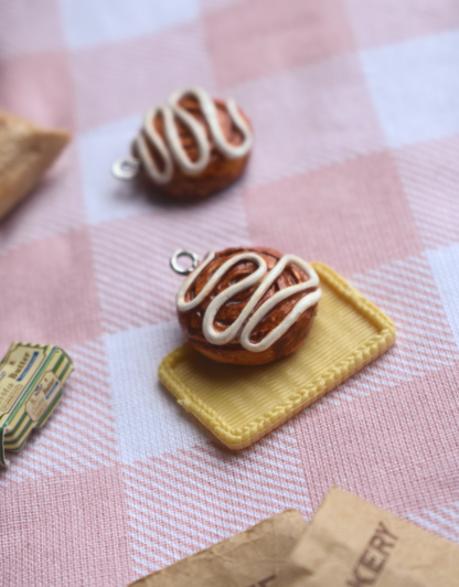 Handmade Cute Cinnamon Scroll Polymer Clay Charm/Keychain
